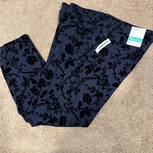 Old Navy Navy Blue textured capris with Black velvet Floral Design